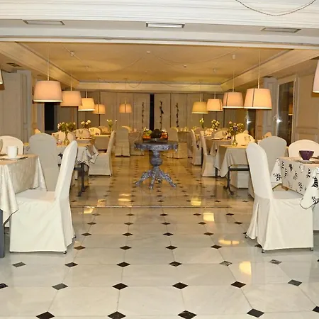 Ares Hotel
