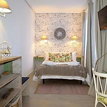Ares Hotel