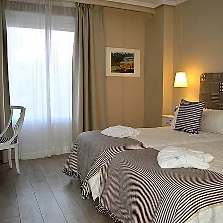 Hotel Ares Zamora
