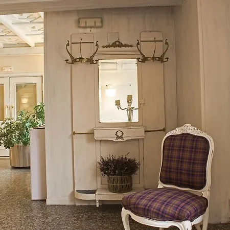 Hotel Ares 3*